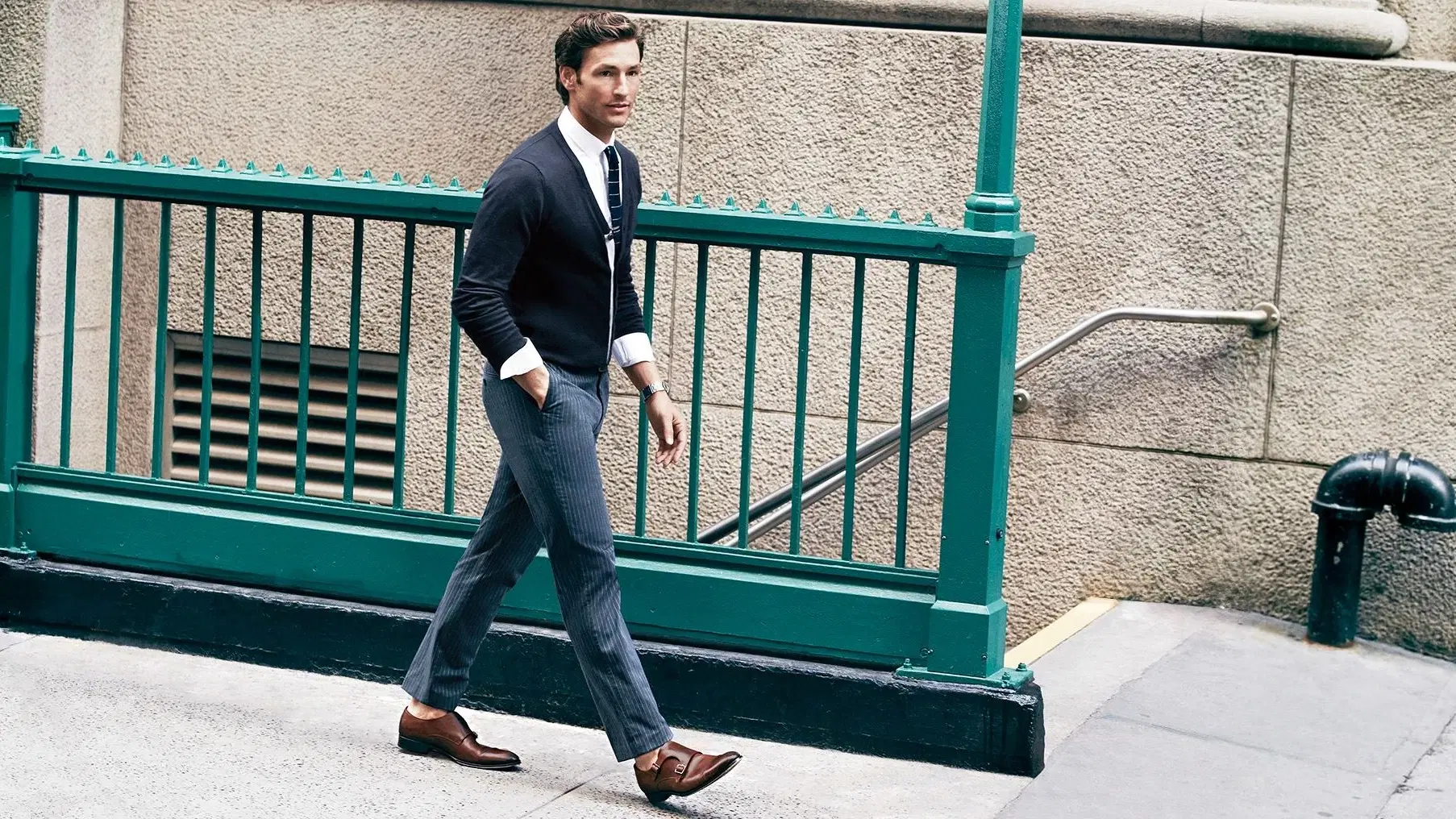 The Art of Leisure: Exploring Men's Fashion with Style and Comfort
